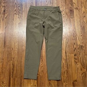 Lululemon ABC Slim Fit Stretch Chino Pants Mens 30x28 Beige Comfort LM5AQRS